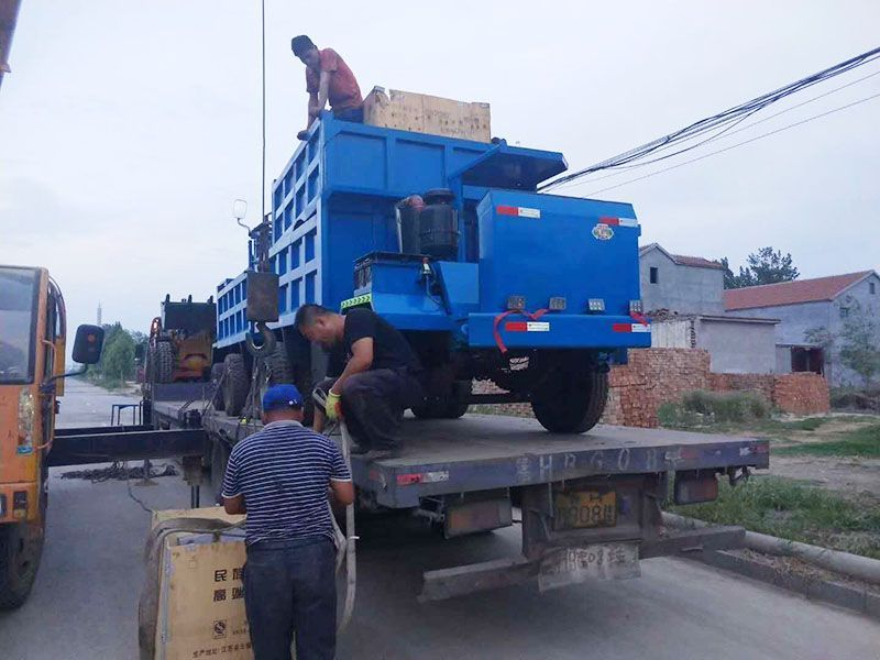 礦用運(yùn)輸車(chē)